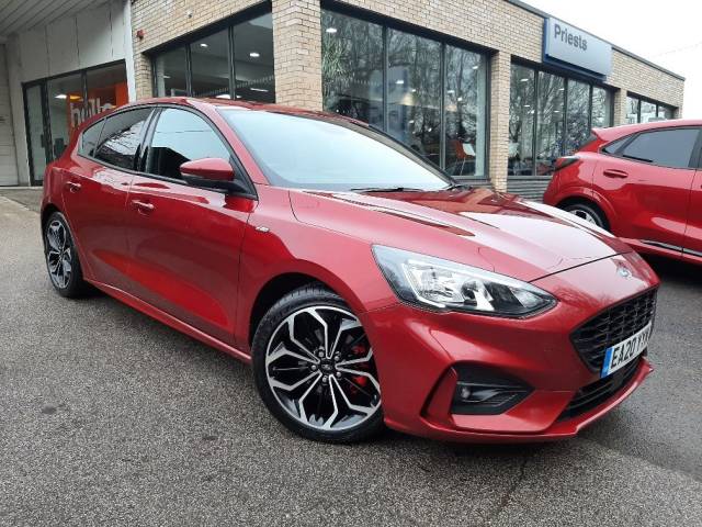 Ford Focus 1.5 EcoBoost 182ps ST-Line X 5dr Hatchback Petrol Ruby Red