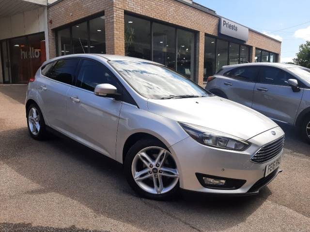 Ford Focus 1.0 EcoBoost 125ps Zetec 5dr Auto Hatchback Petrol Moondust Silver